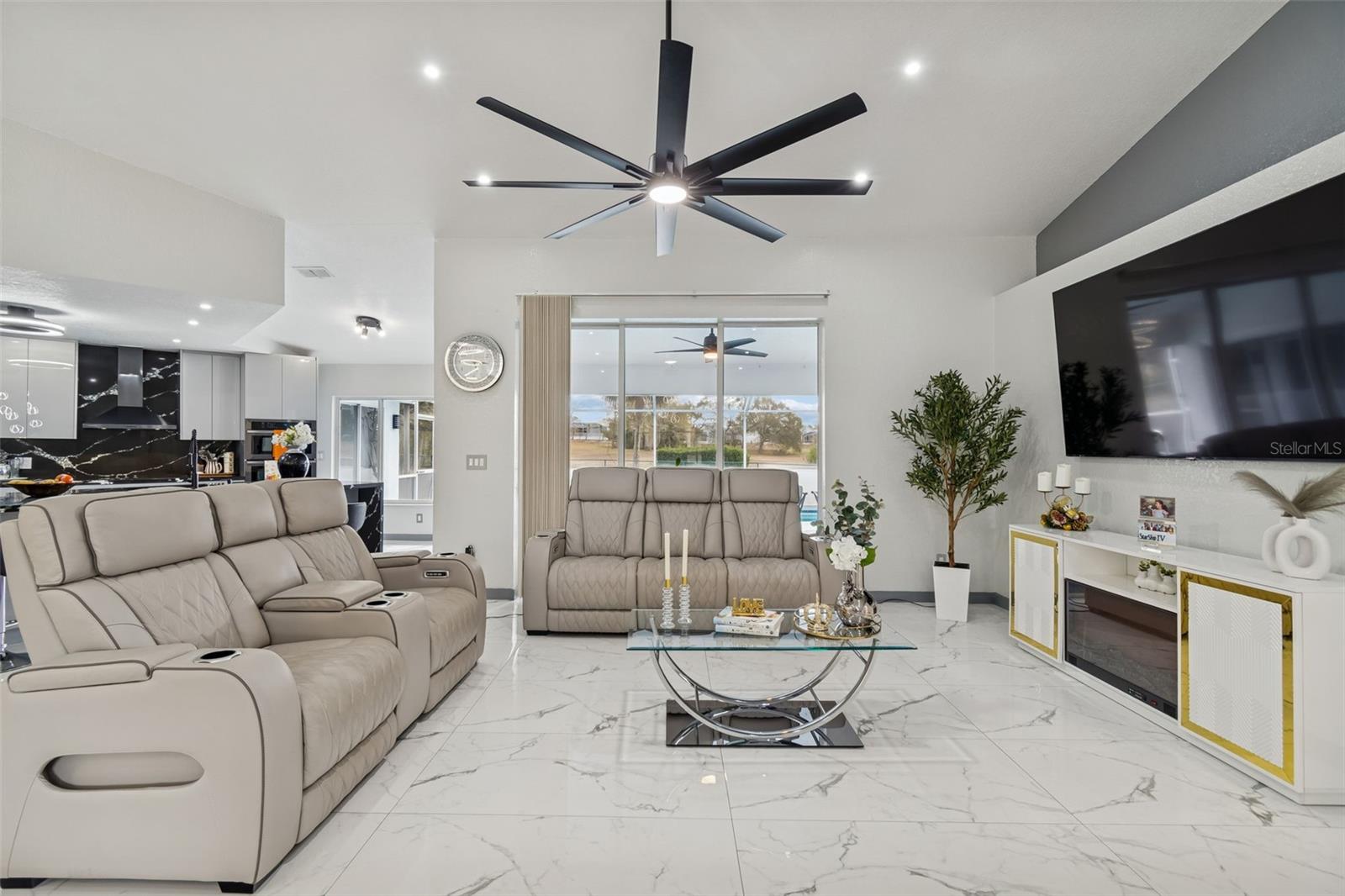 LINKS AT SEVEN HILLS - Residential Lease