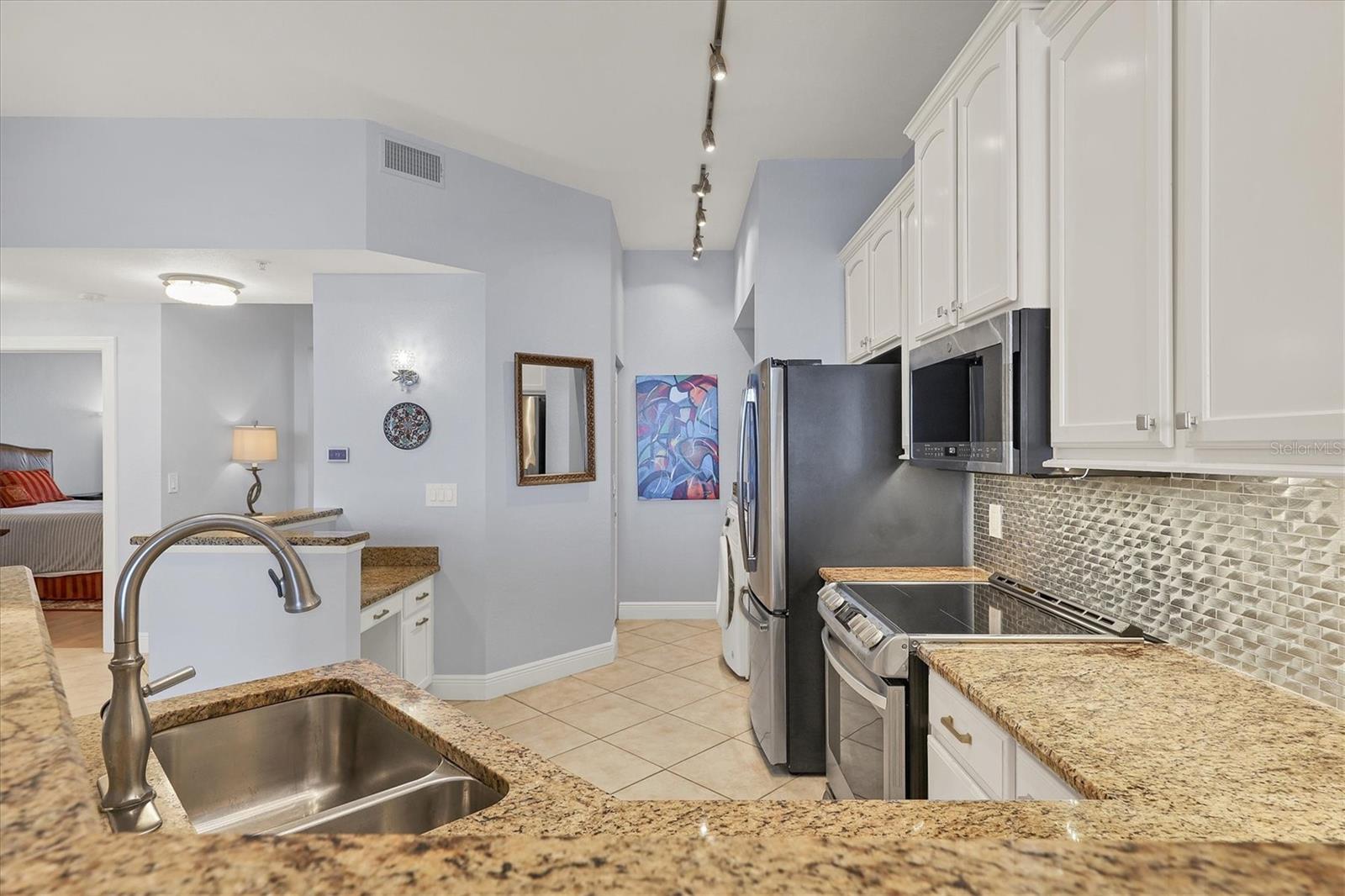 BAY POINTE - Residential