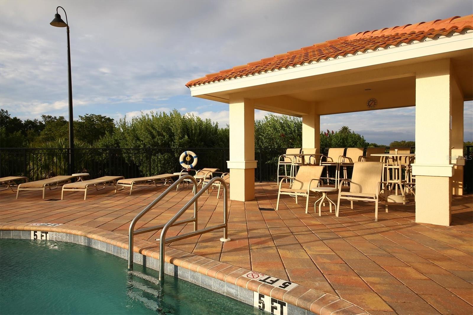 BAY POINTE - Residential