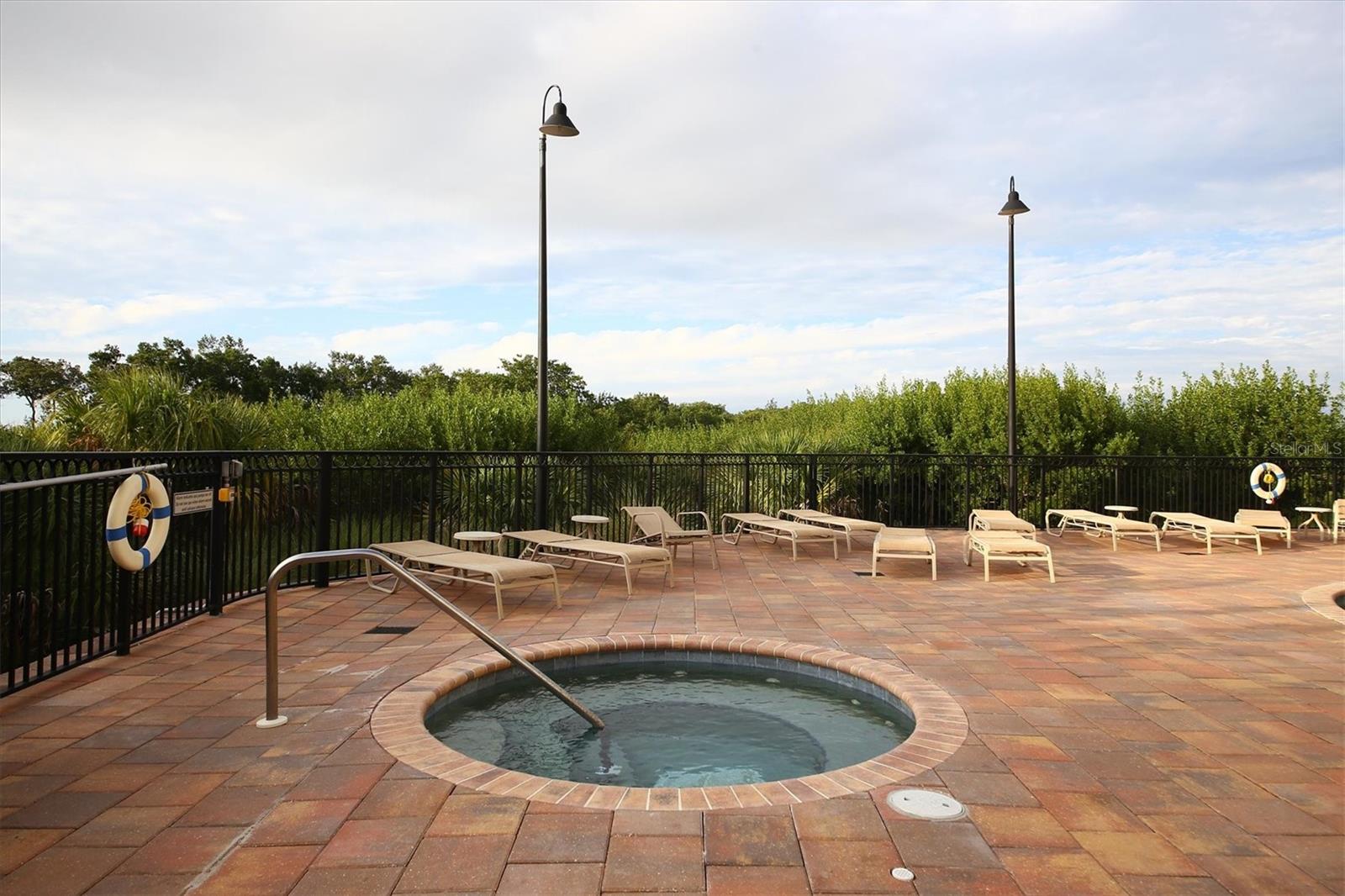 BAY POINTE - Residential