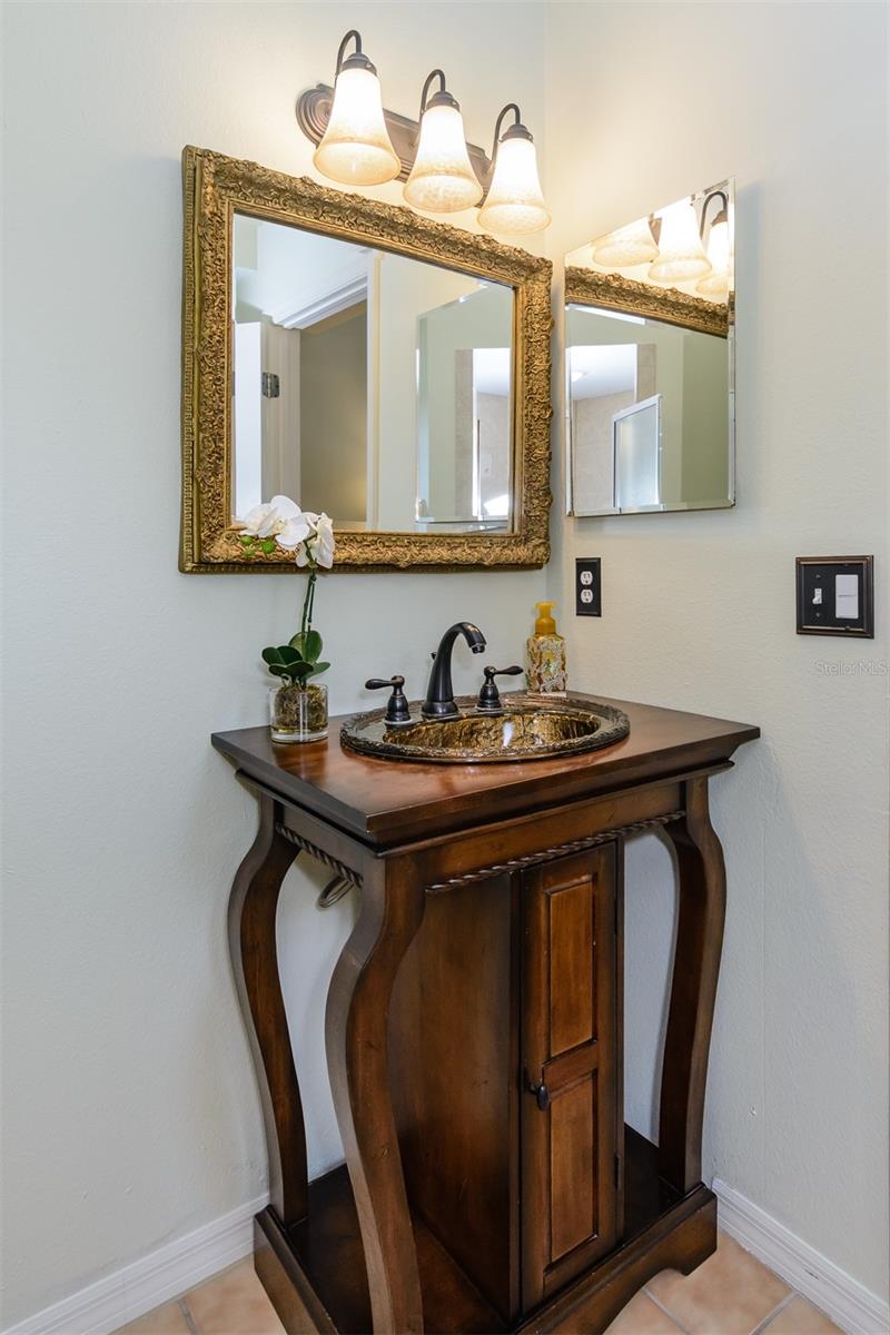 WESTCHESTER LAKE TWNHMS - Residential