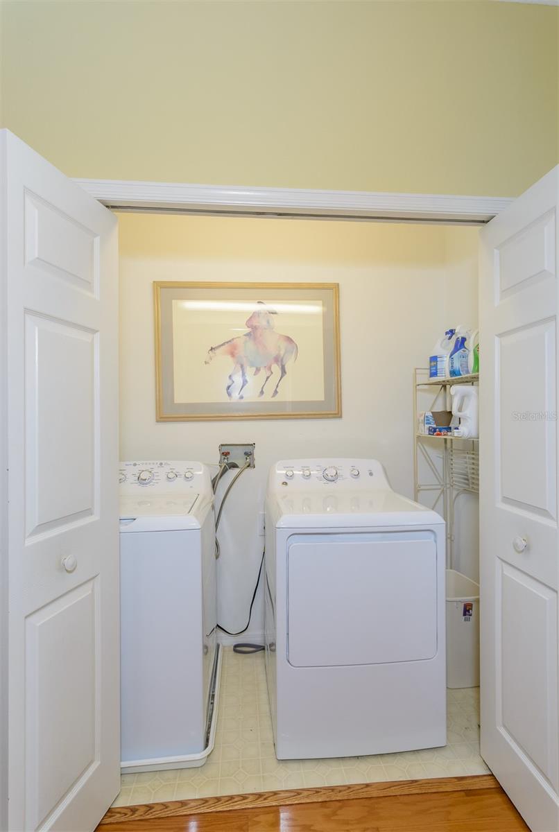 WESTCHESTER LAKE TWNHMS - Residential