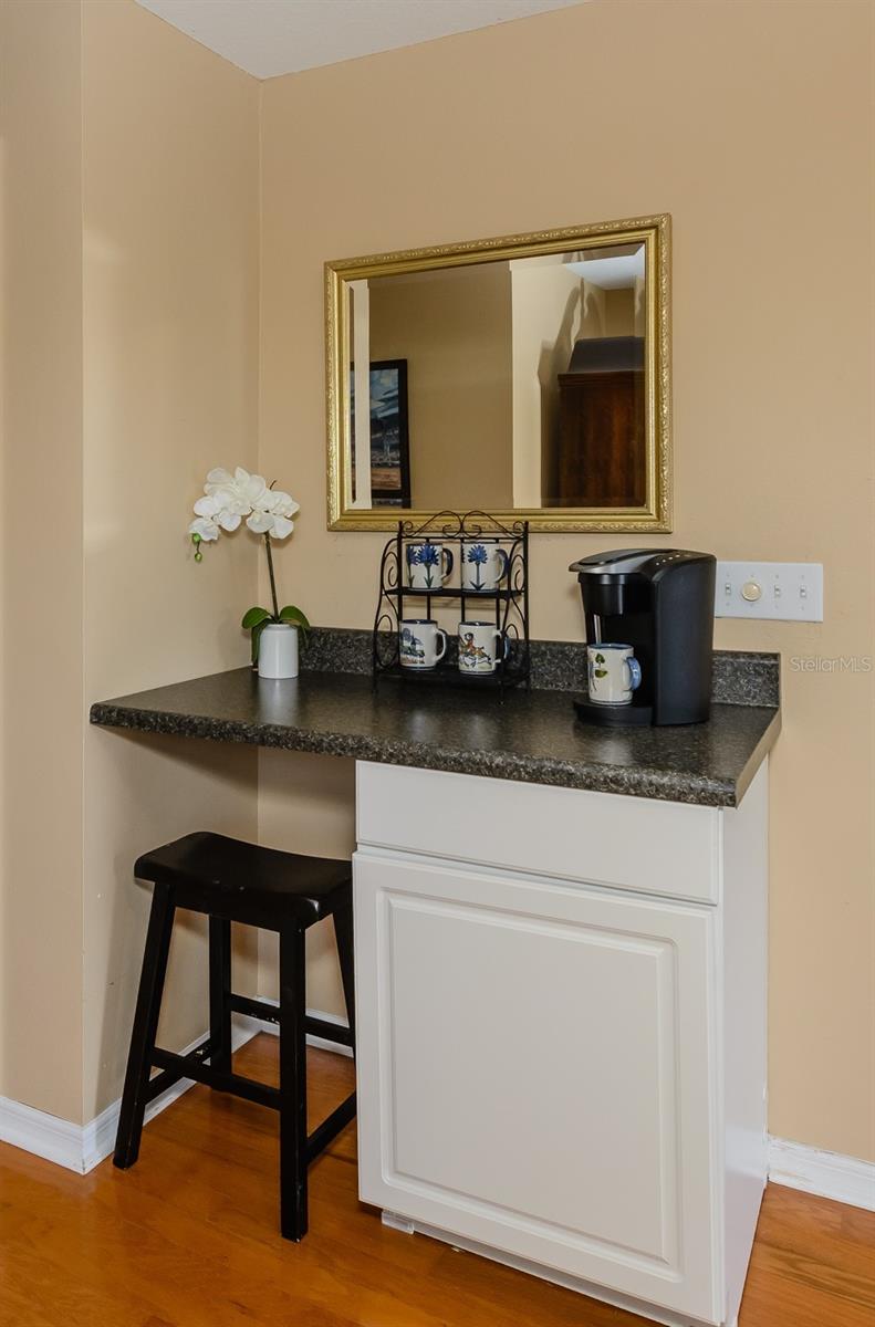 WESTCHESTER LAKE TWNHMS - Residential