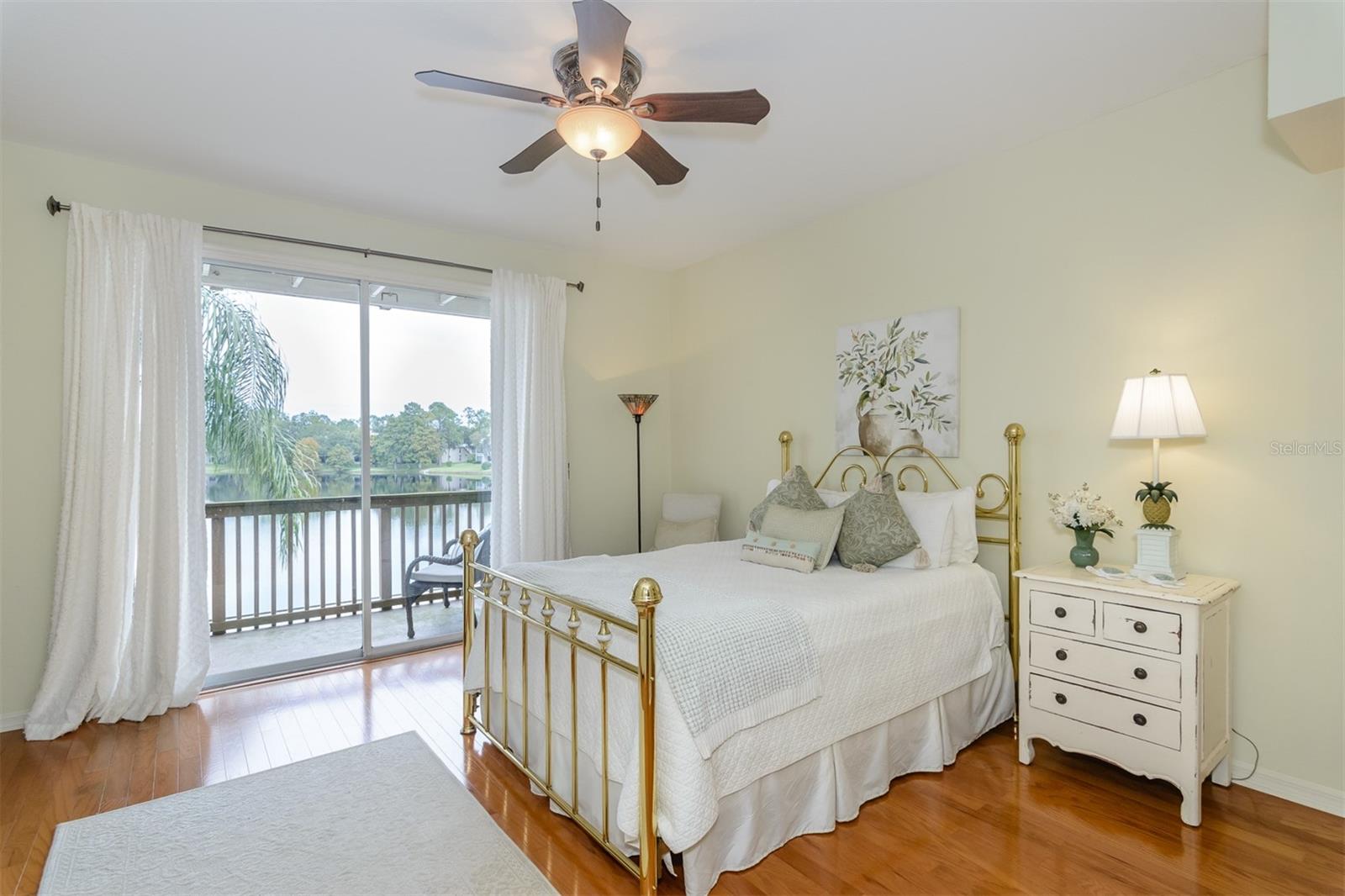 WESTCHESTER LAKE TWNHMS - Residential