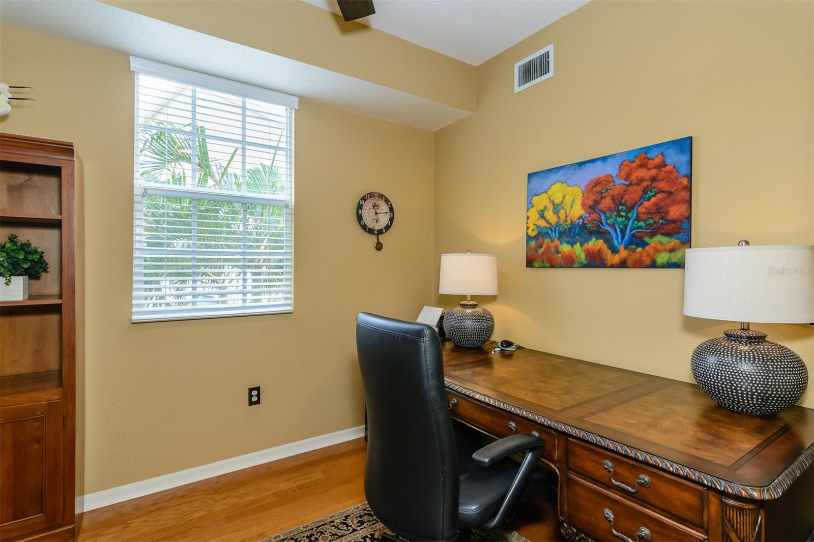 WESTCHESTER LAKE TWNHMS - Residential