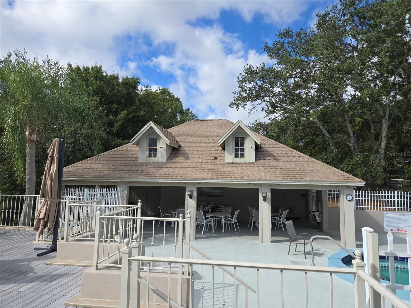 WESTCHESTER LAKE TWNHMS - Residential