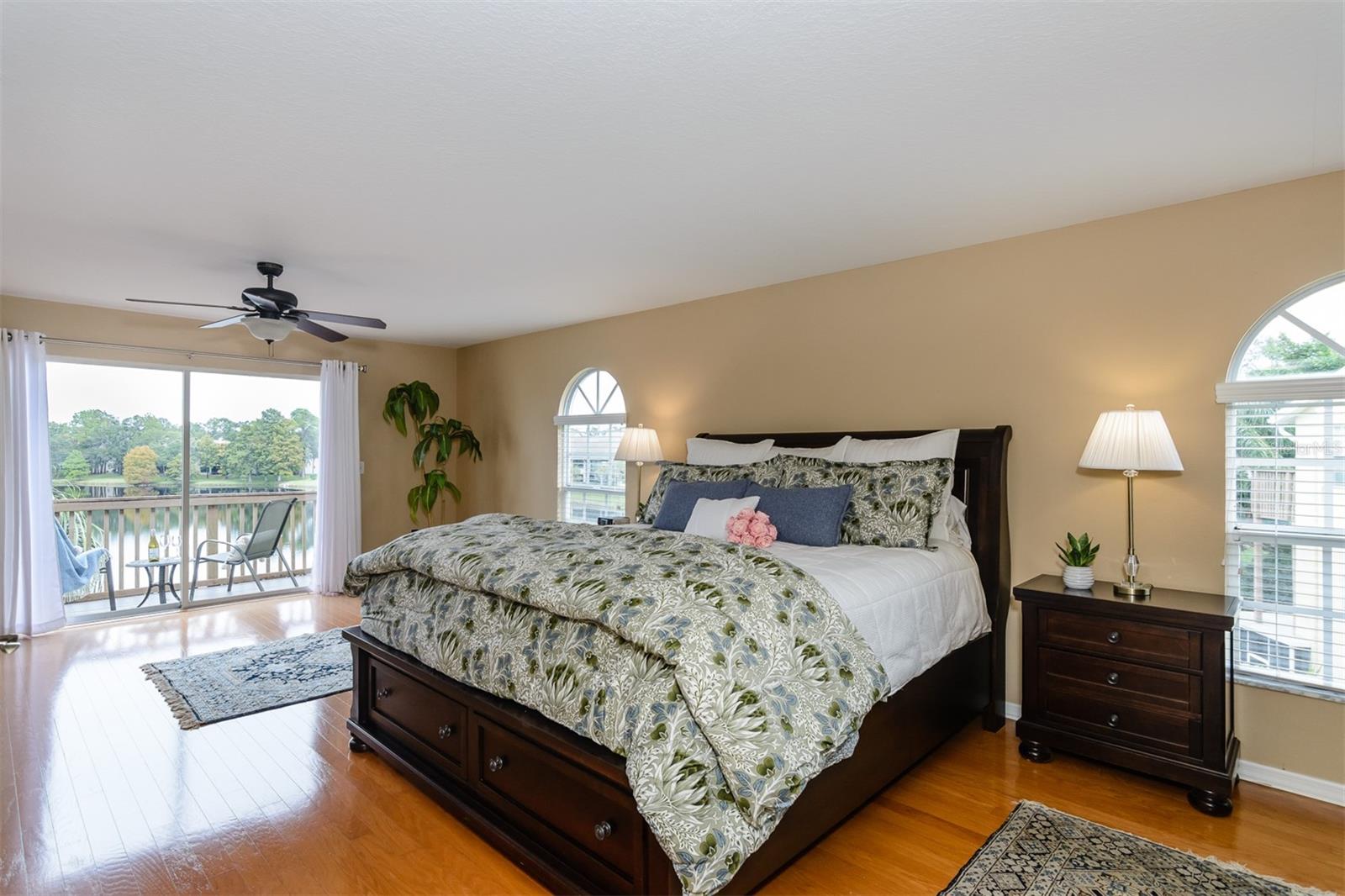 WESTCHESTER LAKE TWNHMS - Residential