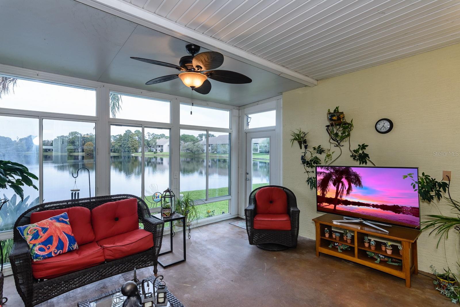 WESTCHESTER LAKE TWNHMS - Residential