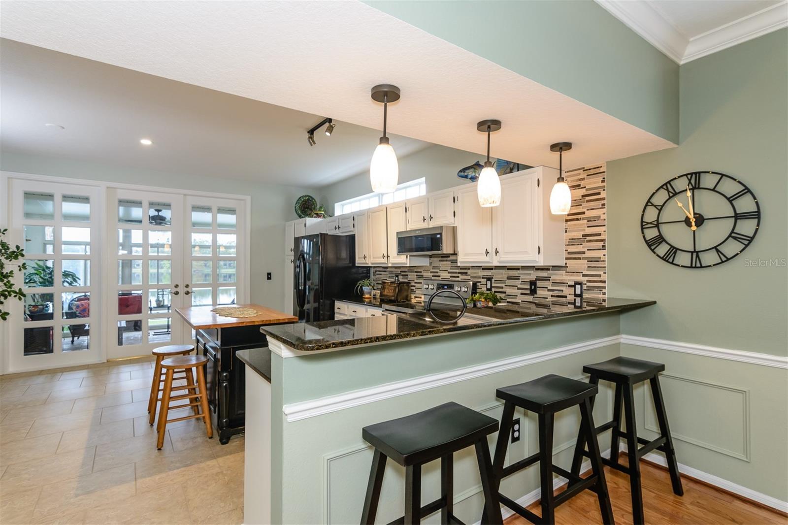 WESTCHESTER LAKE TWNHMS - Residential