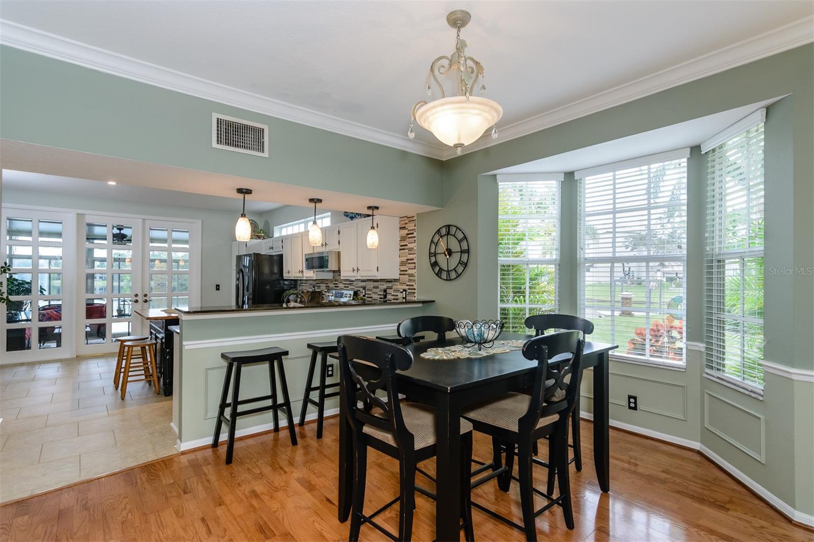 WESTCHESTER LAKE TWNHMS - Residential