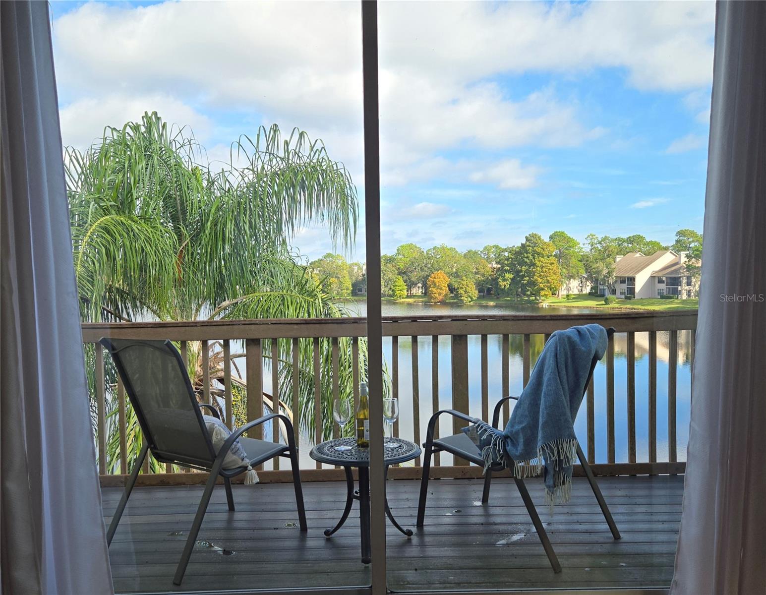 WESTCHESTER LAKE TWNHMS - Residential