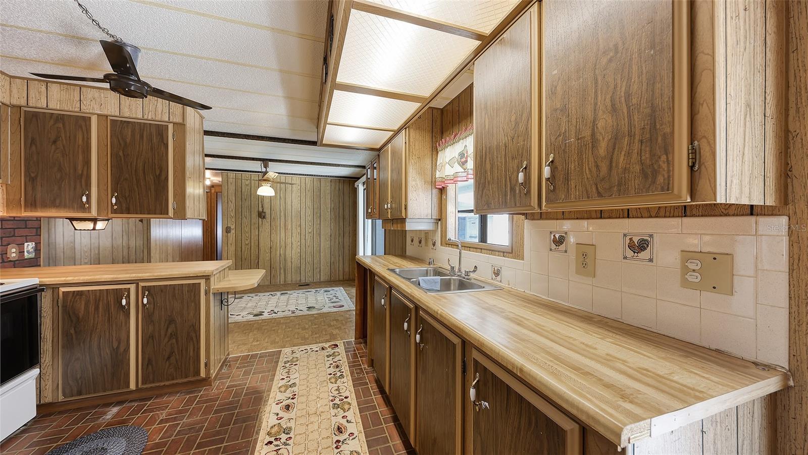 CASA LOMA MOBILEHOME - Residential