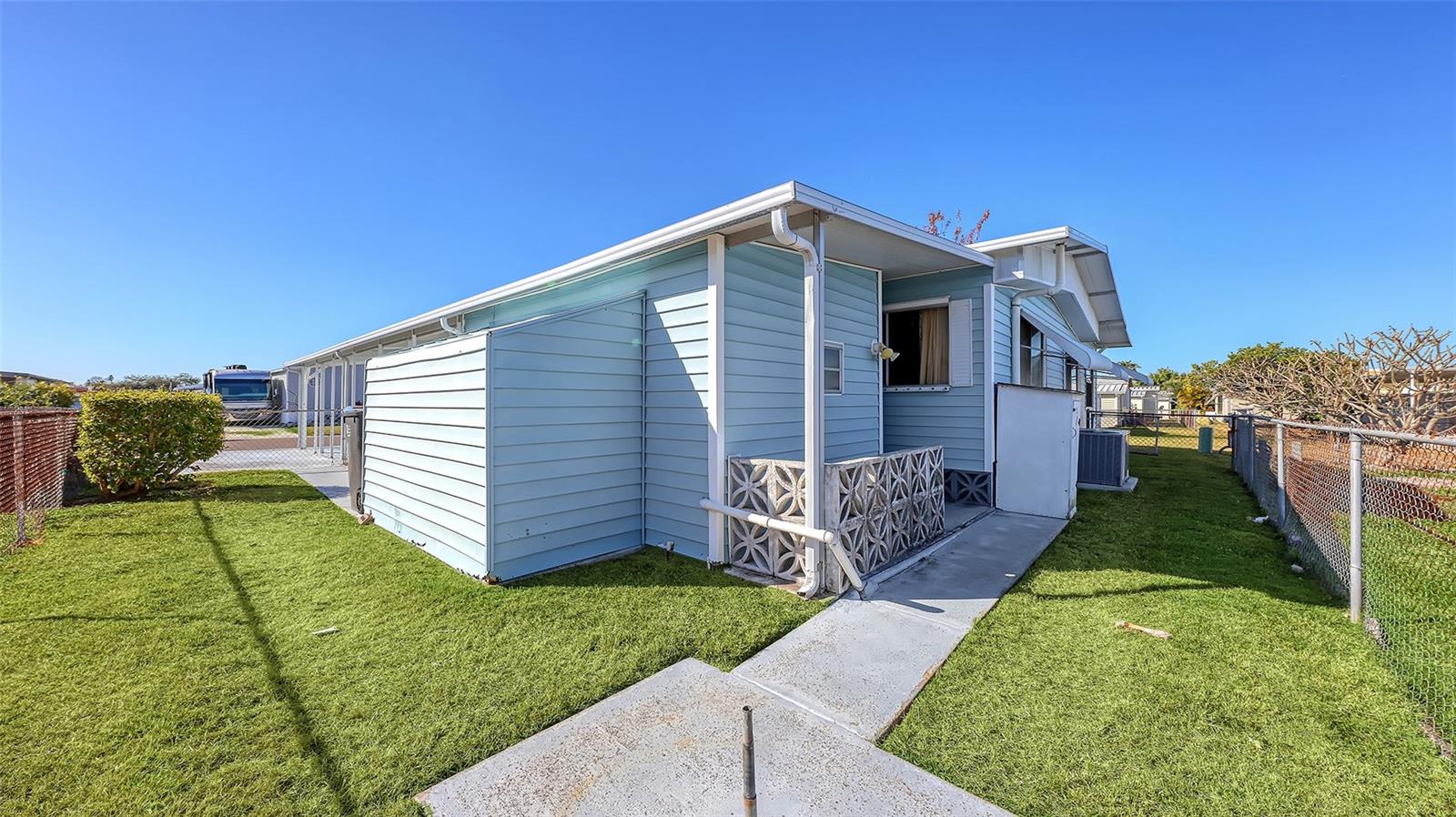 CASA LOMA MOBILEHOME - Residential