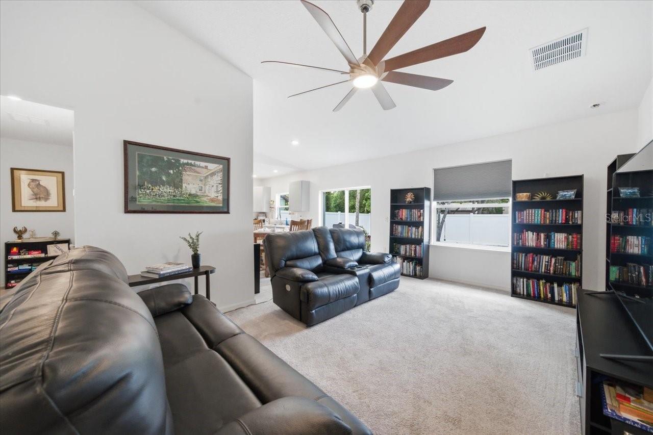 WEEKI WACHEE WOODLANDS - Residential