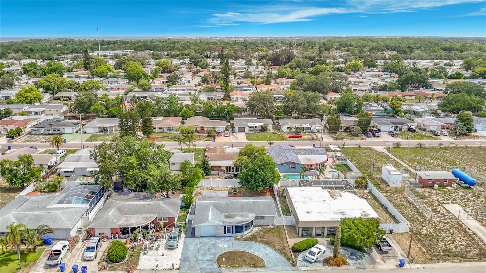 ALOHA GARDENS - Residential