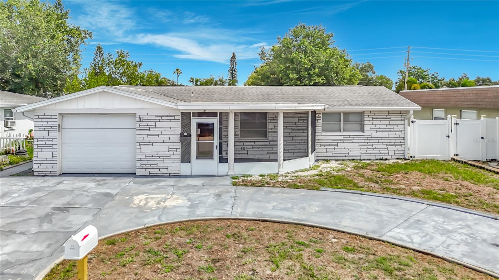 ALOHA GARDENS - Residential