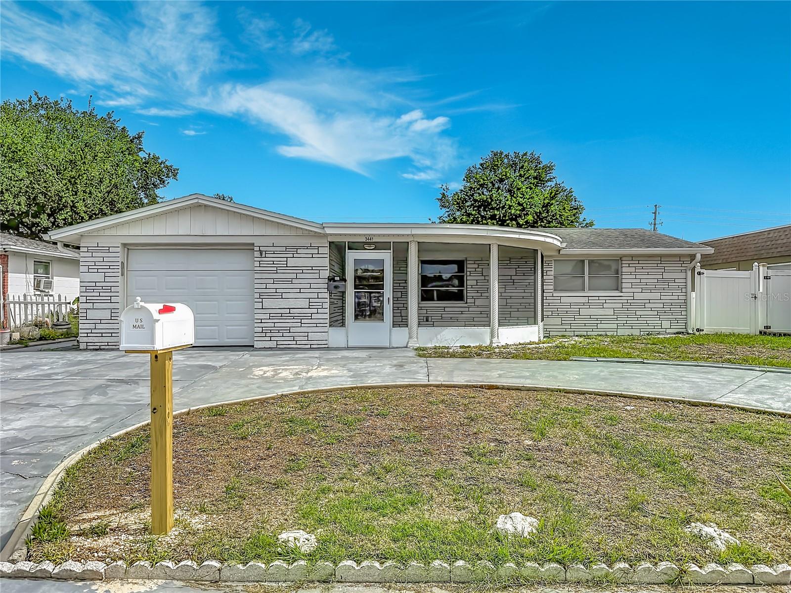 ALOHA GARDENS - Residential