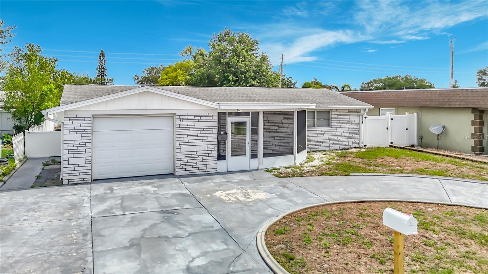 ALOHA GARDENS - Residential