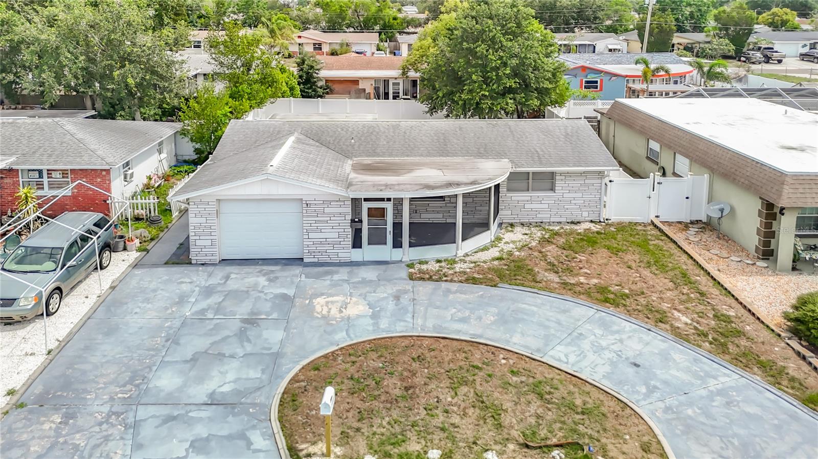 ALOHA GARDENS - Residential