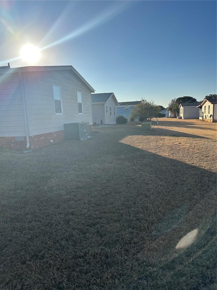 LADY LAKE ORANGE BLOSSOM GARDENS UNIT 12 - Residential