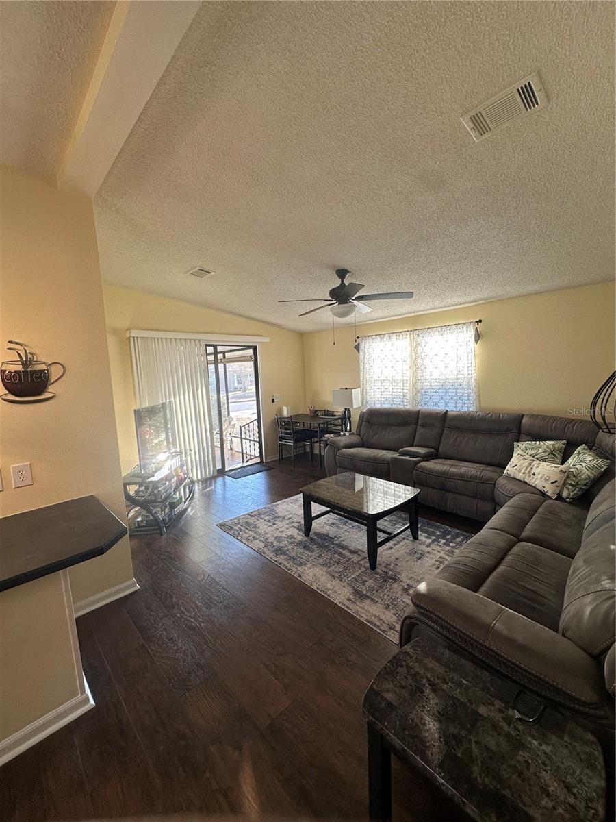 LADY LAKE ORANGE BLOSSOM GARDENS UNIT 12 - Residential