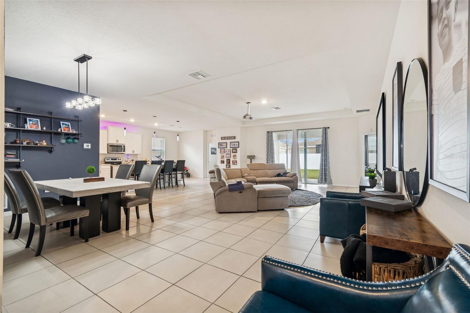 BARRINGTON/STERLING HILL UN 1 - Residential