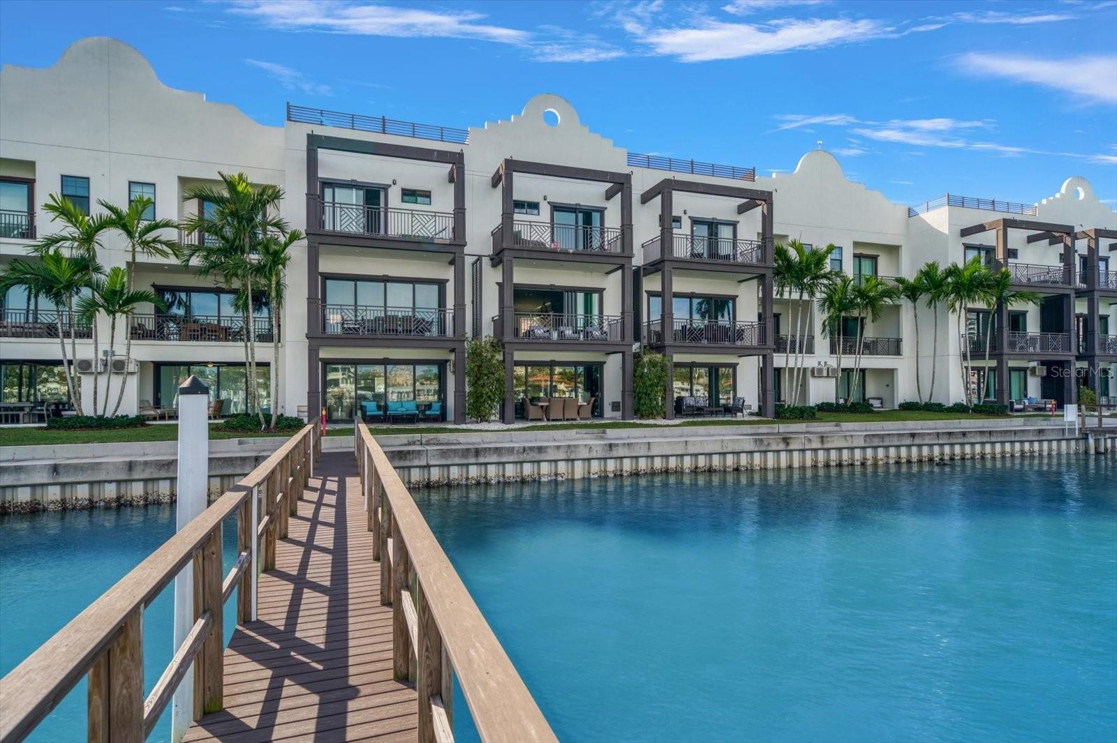 BRIGHTWATER BLUE TWNHMS - Residential