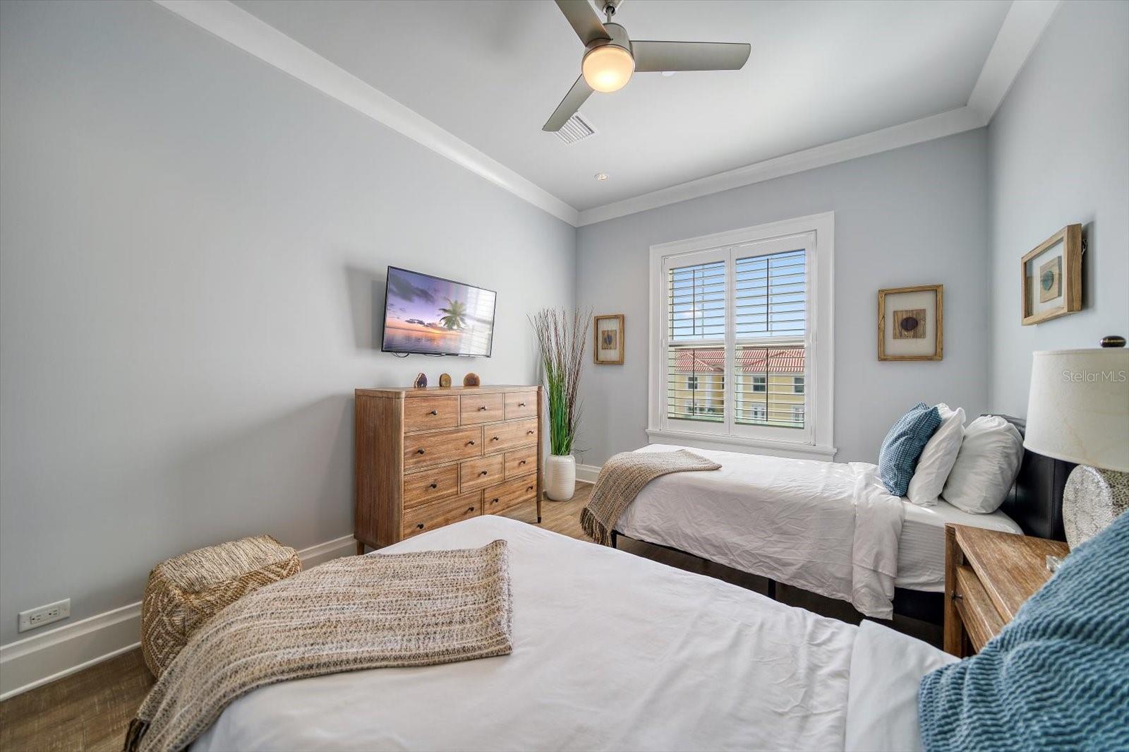 BRIGHTWATER BLUE TWNHMS - Residential