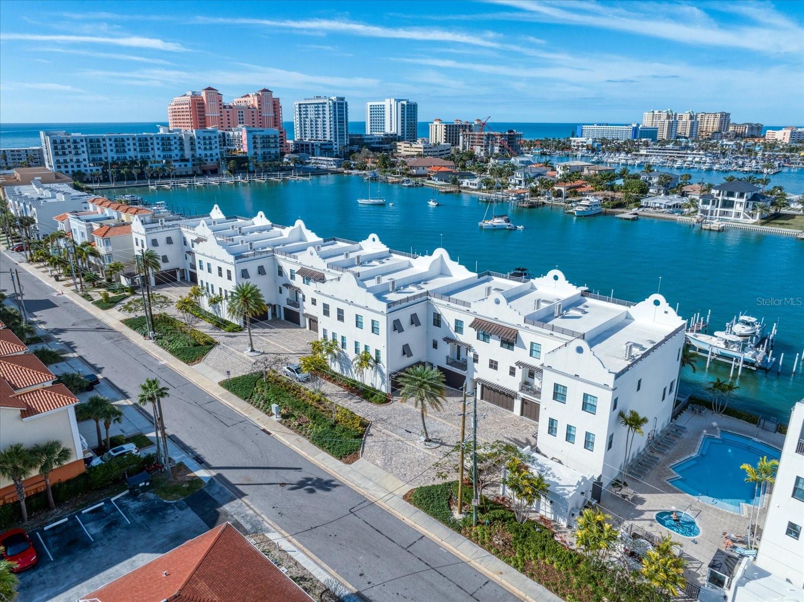 BRIGHTWATER BLUE TWNHMS - Residential