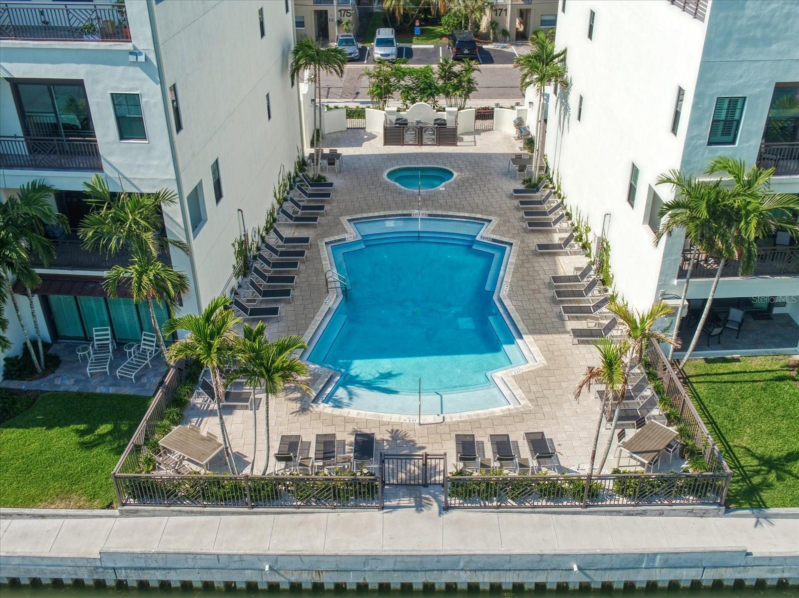 BRIGHTWATER BLUE TWNHMS - Residential