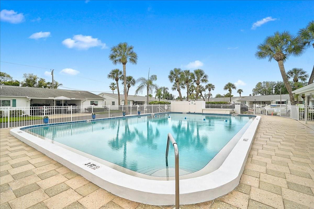 PARKWAY VILLAS - Residential