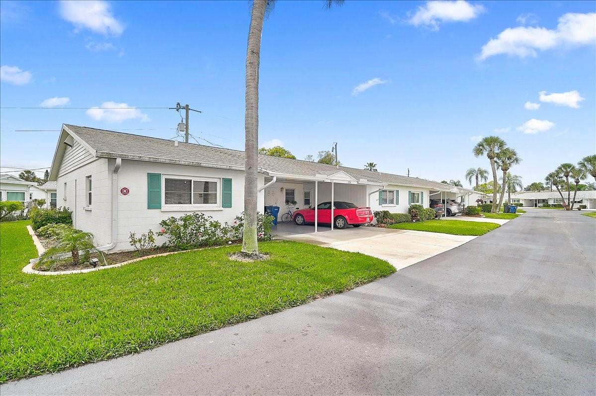 PARKWAY VILLAS - Residential