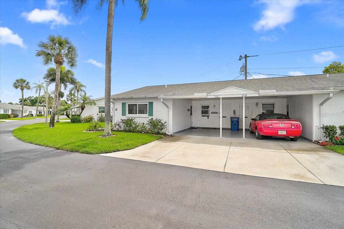 PARKWAY VILLAS - Residential