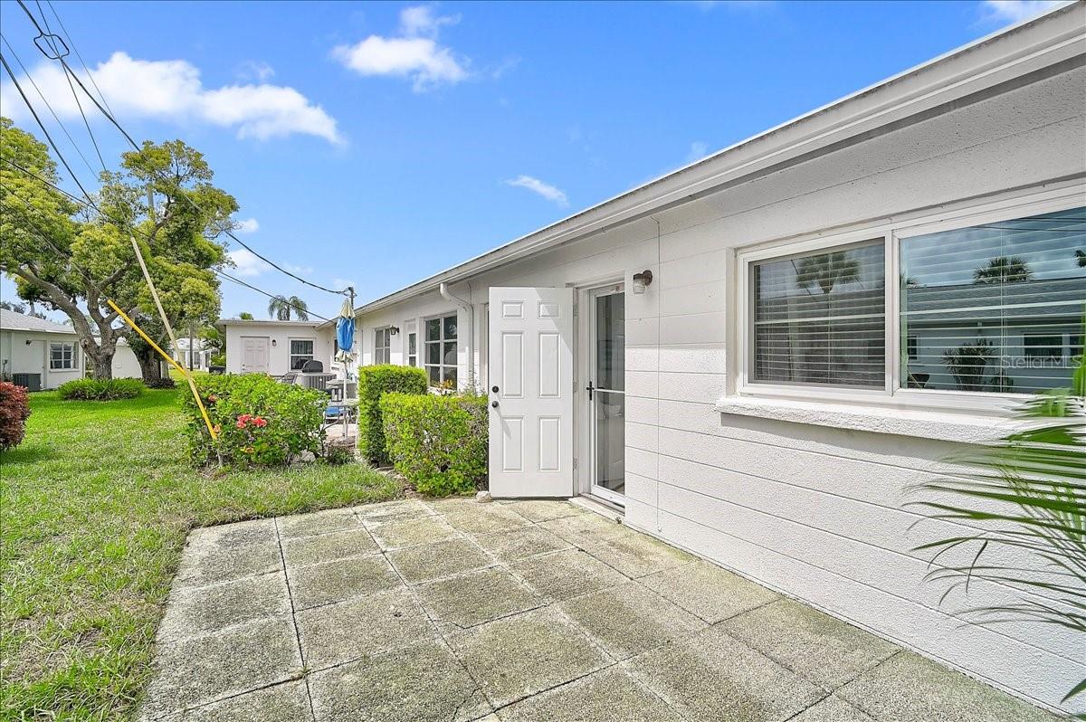 PARKWAY VILLAS - Residential