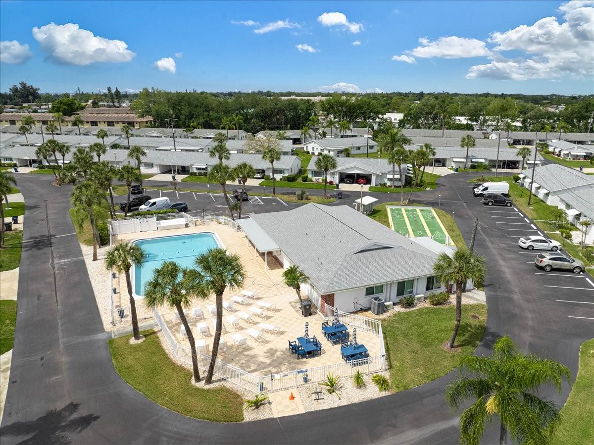 PARKWAY VILLAS - Residential