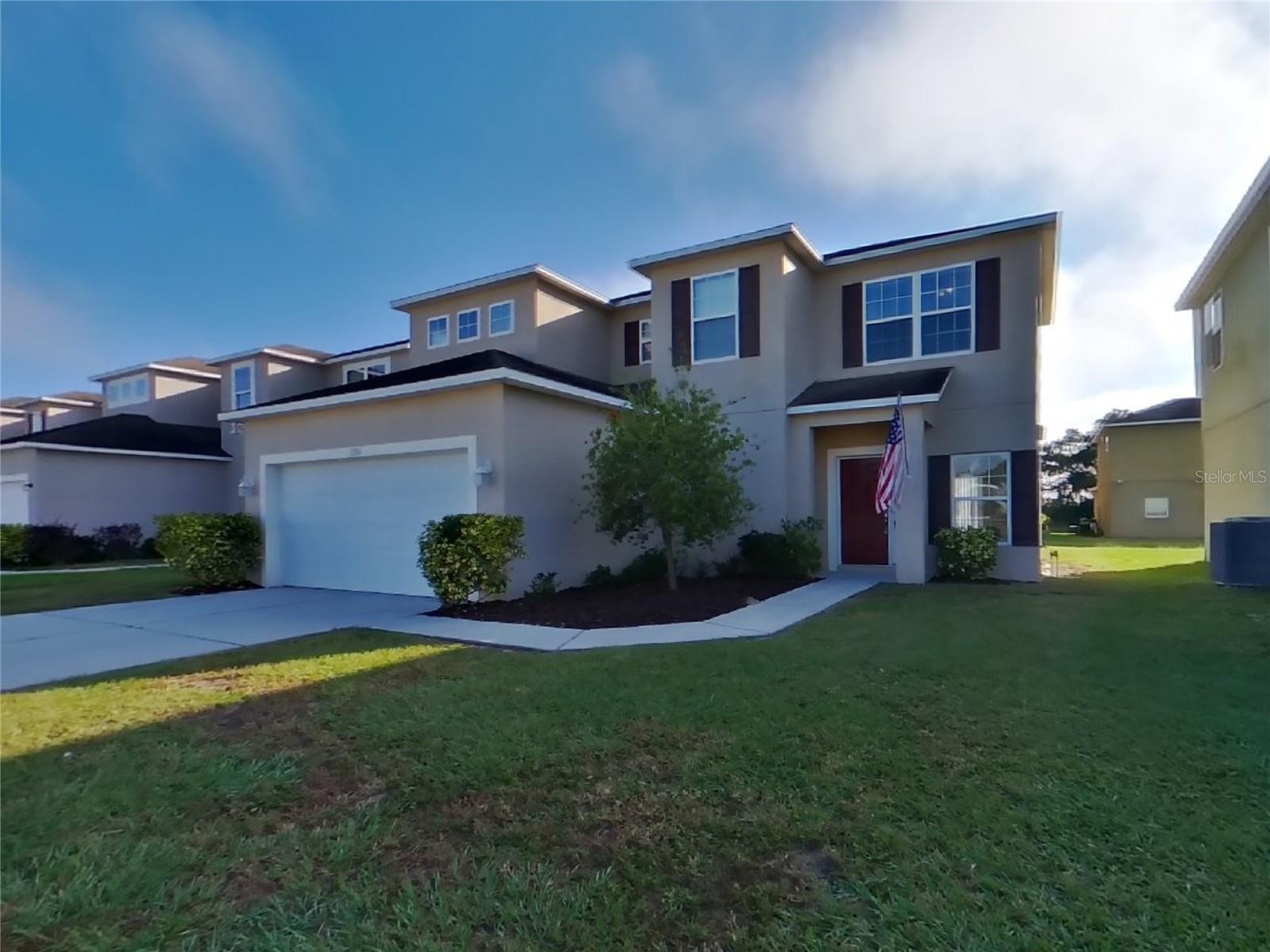 DUNDEE STATION - Residential Lease