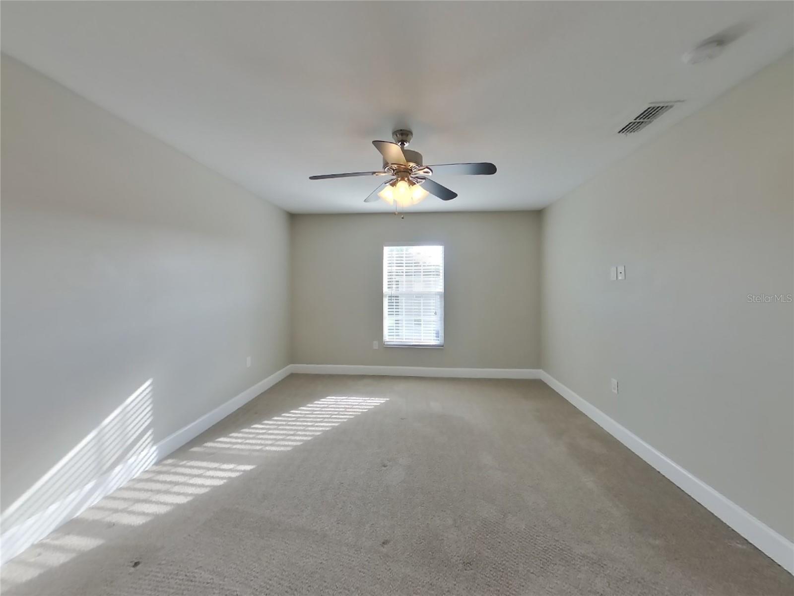 DUNDEE STATION - Residential Lease