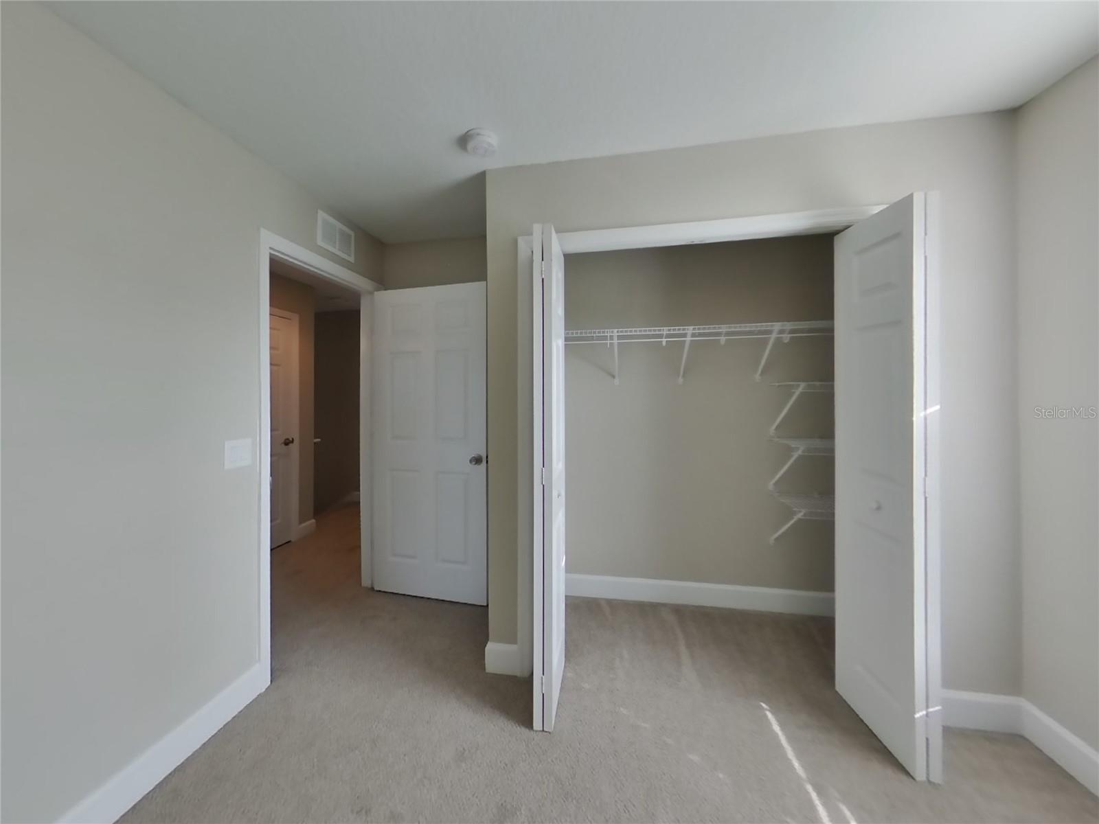 DUNDEE STATION - Residential Lease