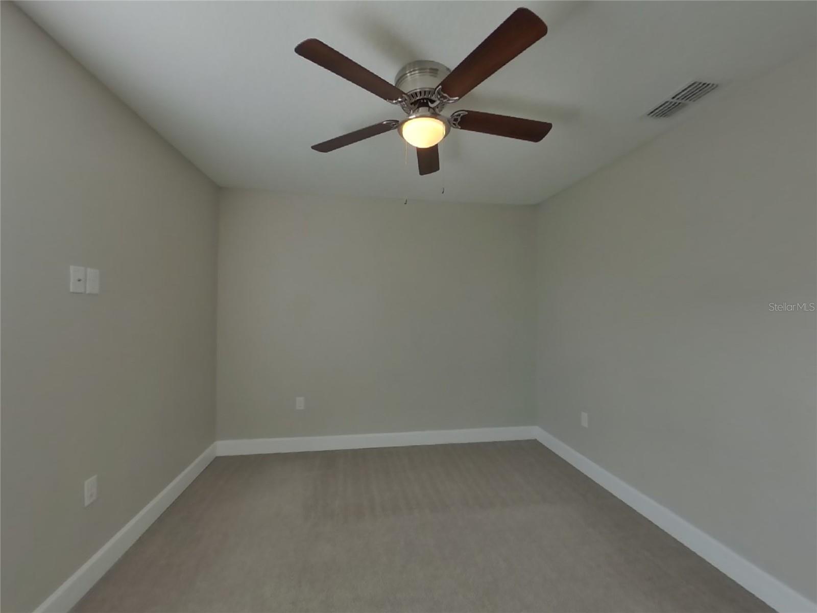 DUNDEE STATION - Residential Lease