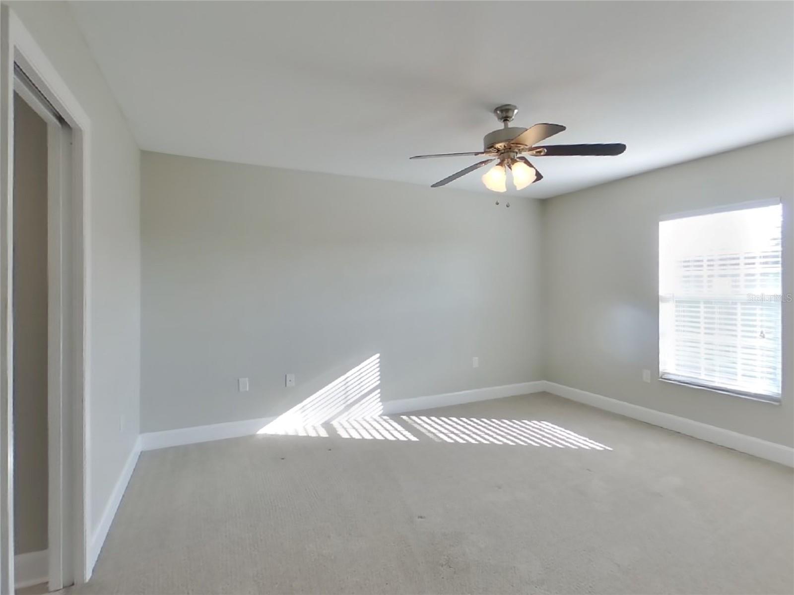 DUNDEE STATION - Residential Lease