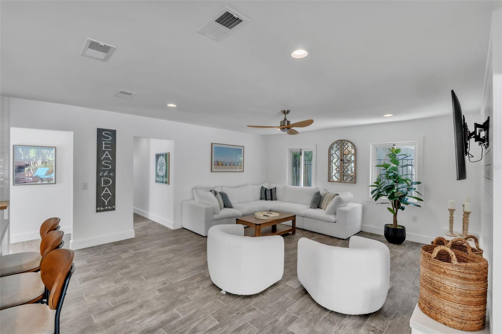 LAKE LA VISTA REP - Residential