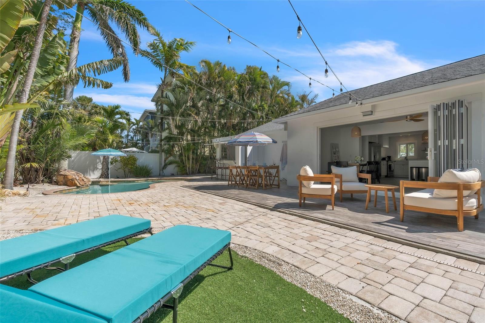 LAKE LA VISTA REP - Residential