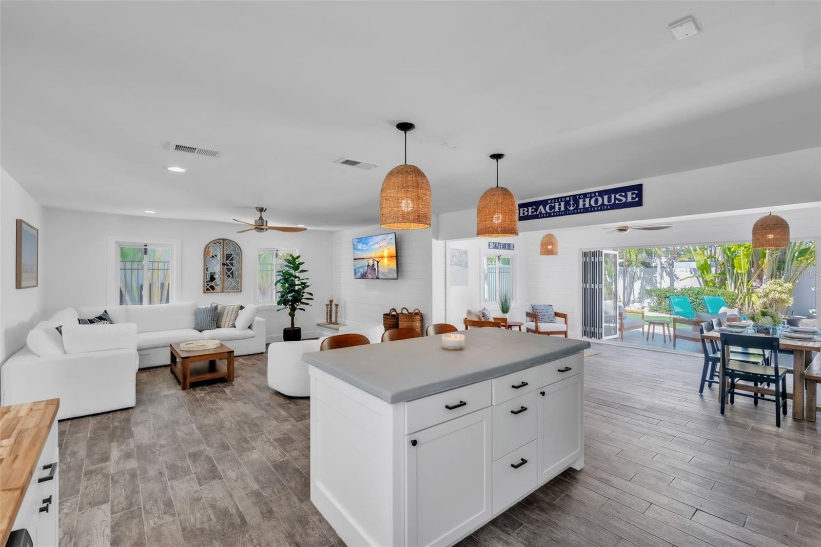 LAKE LA VISTA REP - Residential