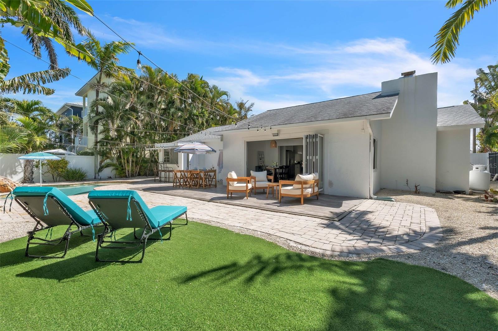 LAKE LA VISTA REP - Residential