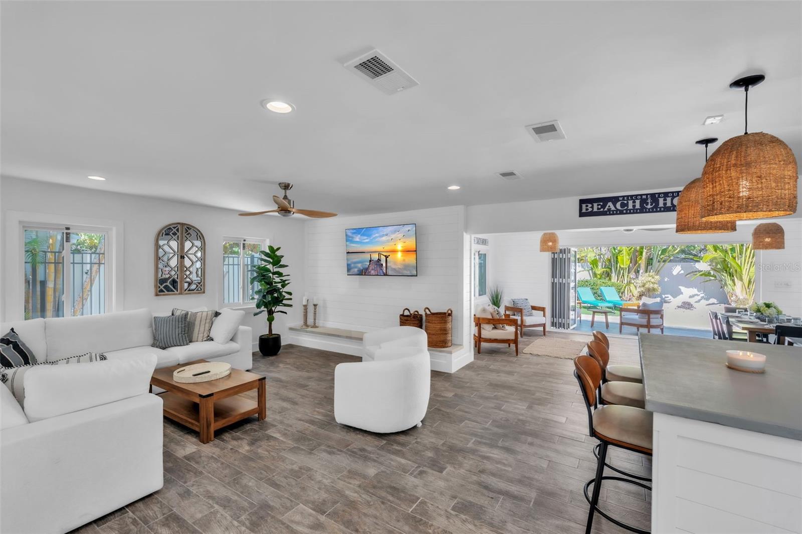 LAKE LA VISTA REP - Residential