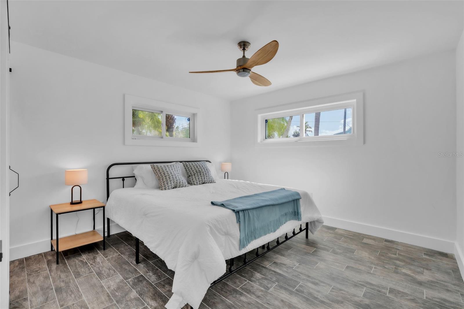 LAKE LA VISTA REP - Residential