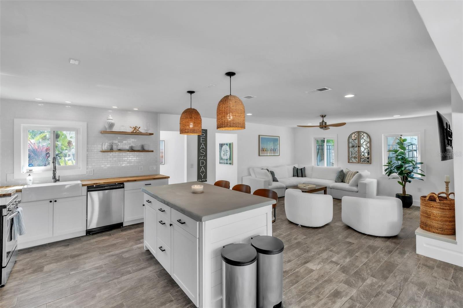 LAKE LA VISTA REP - Residential