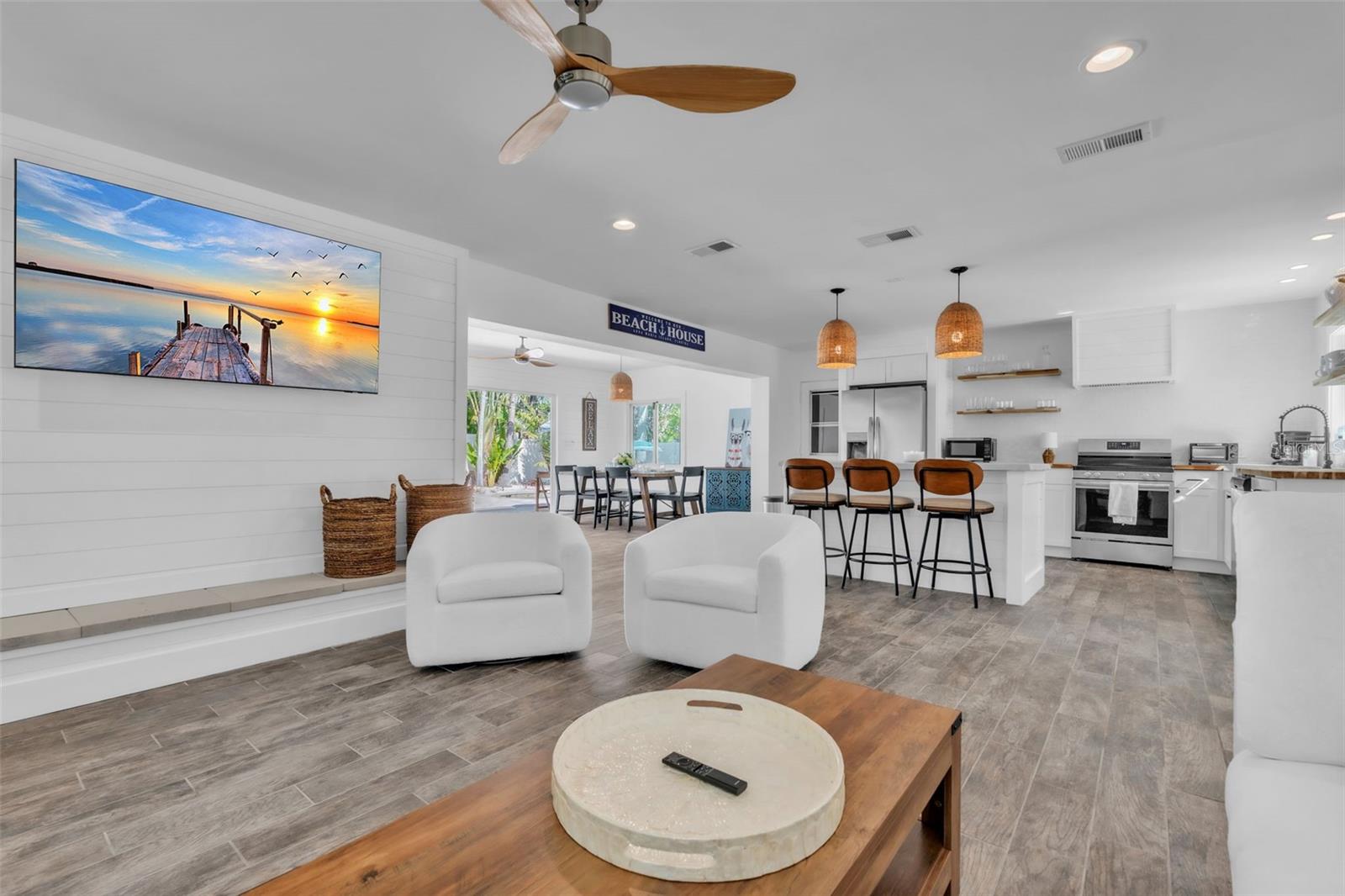 LAKE LA VISTA REP - Residential