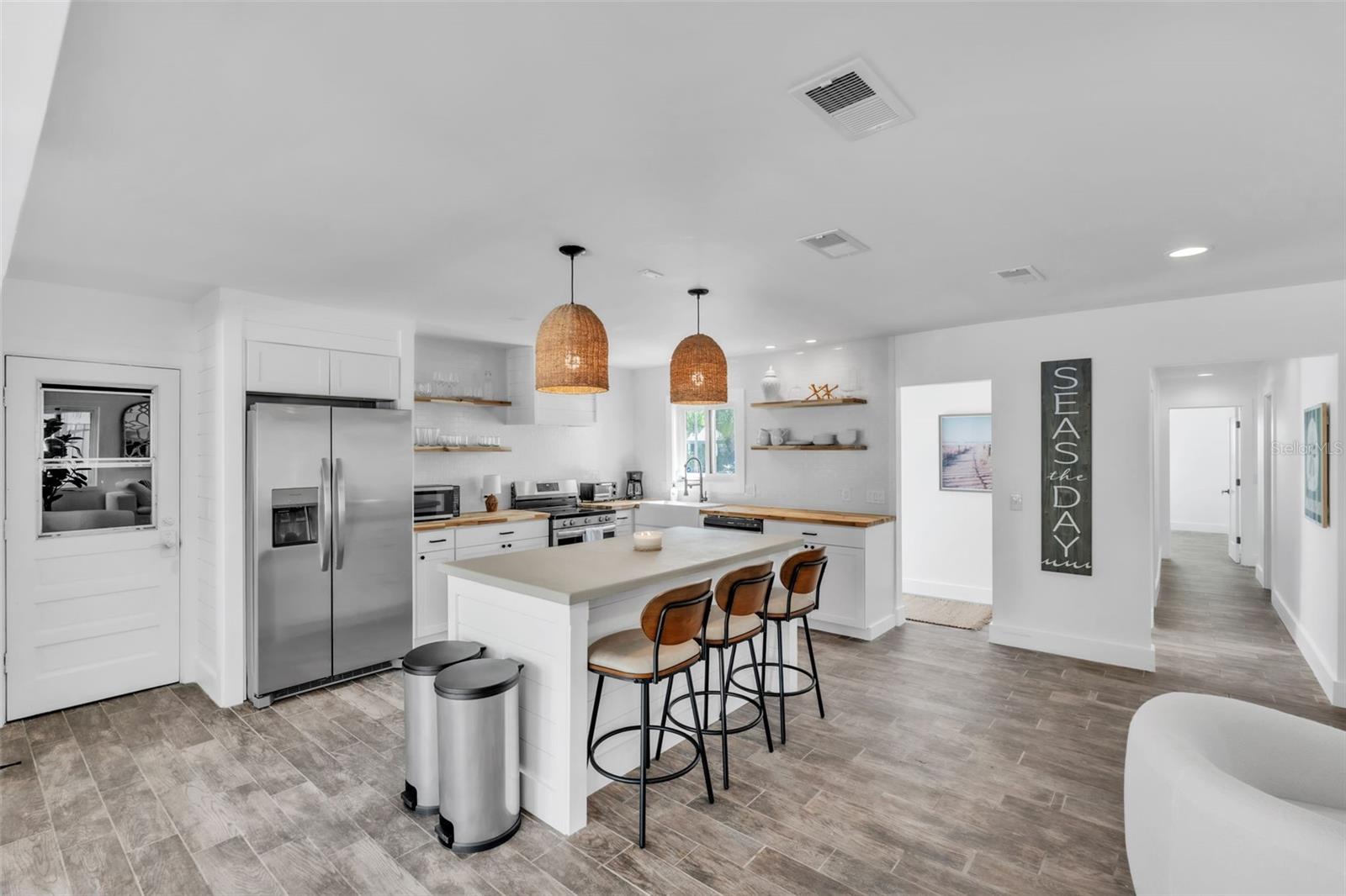 LAKE LA VISTA REP - Residential