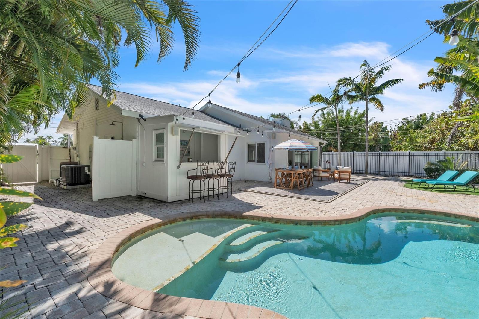 LAKE LA VISTA REP - Residential